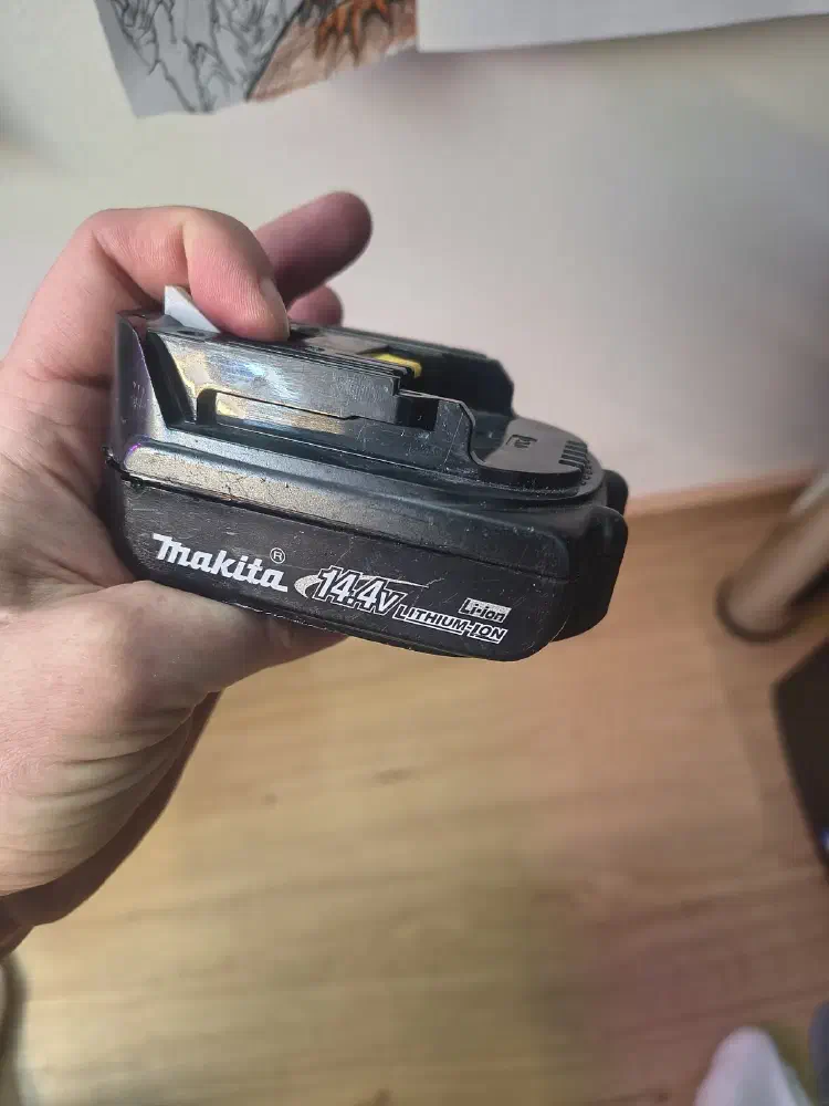 Cordless tool cell replacement